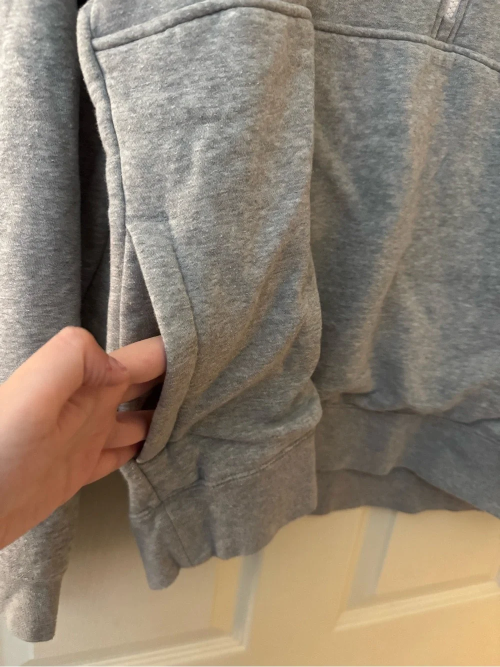 Nike Men’s Light Gray Quarter-Zip Sweatshirt